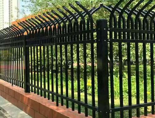 洛陽鋅鋼護(hù)欄